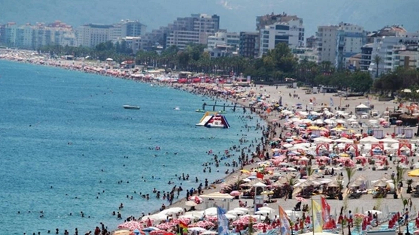 Türkiye’ye turistler akın akın geliyor! Antalya’da 2019’un rekoru kırıldı