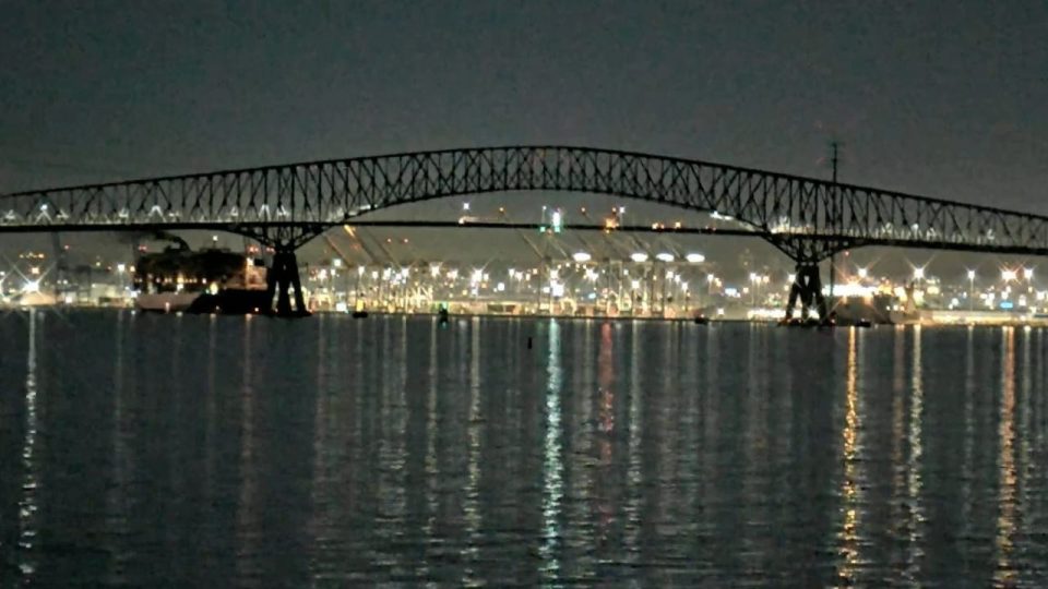 ABD’de felaket… Francis Scott Key Köprüsü gemi çarpması sonucu çöktü: Araçlar suya düştü